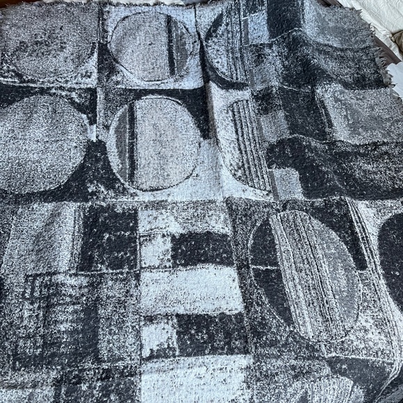 Wilfred / Aritzia wool blanket scarf, in Shades of Grey - Picture 1 of 6